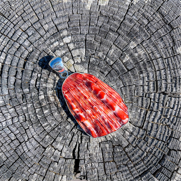 Red Spiny Oyster Shell Pendant