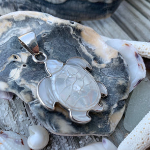 Charles Albert® Mother of Pearl Turtle Pendant