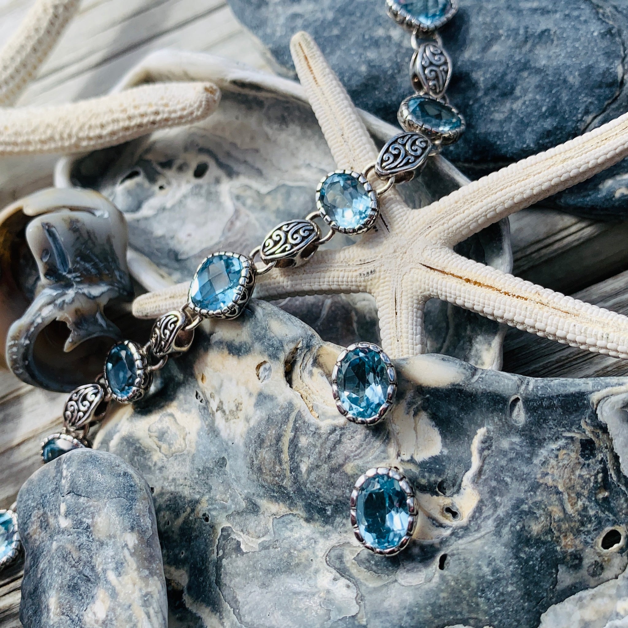 Classic Natural Swiss Blue Topaz Bracelet – Art-Bubble